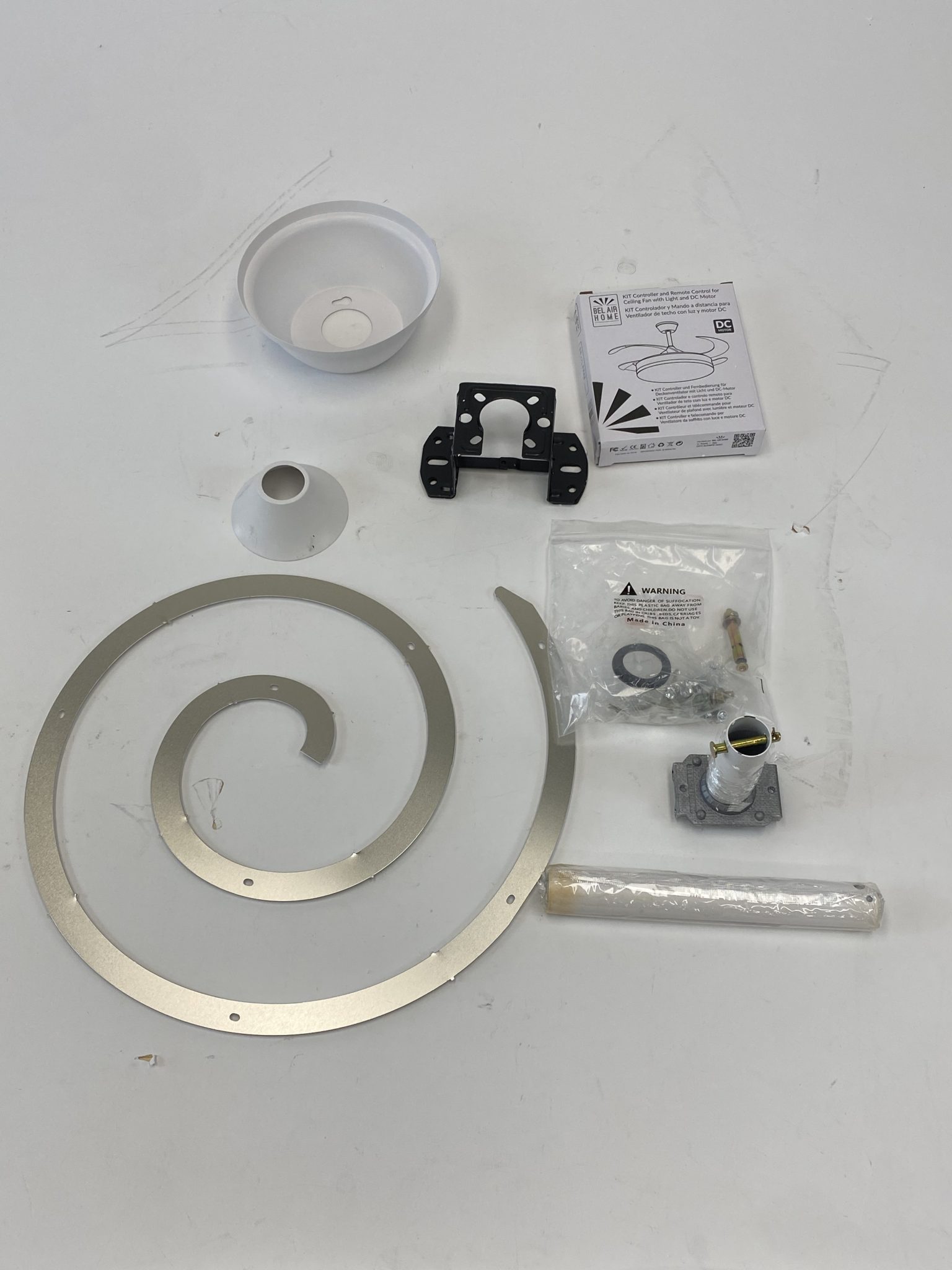 BEL AIR HOME ARES lubinis ventiliatorius su LED