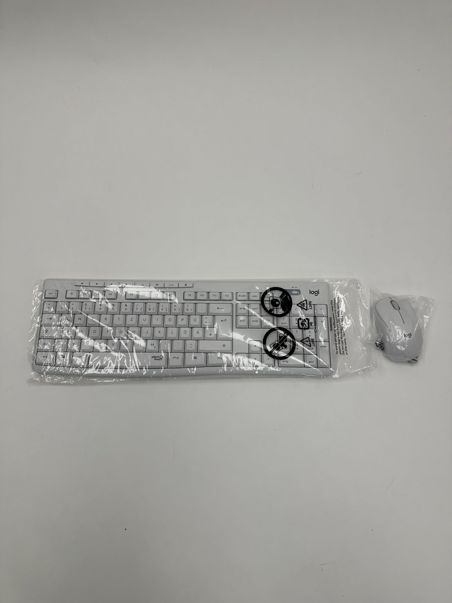 Logitech belaidė klaviatūra